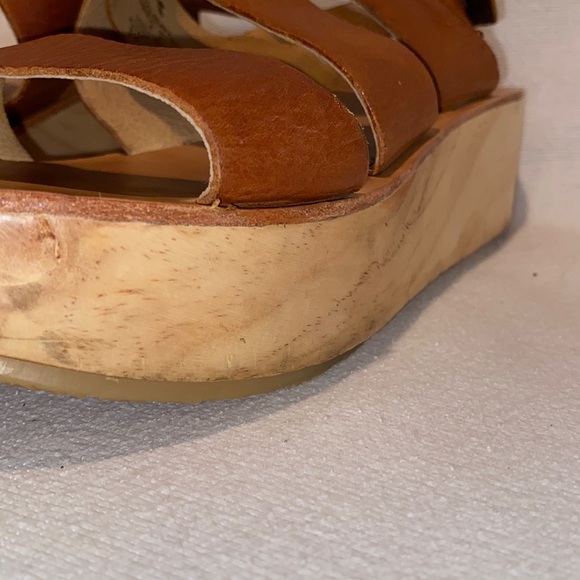 KOOLABURRA Women's Margaux brown leather wooden platform sandals size 9 - Picture 8 of 8